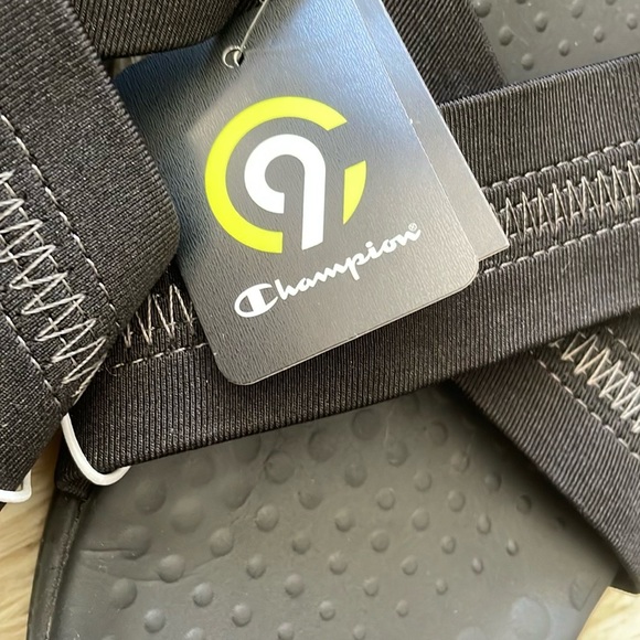 Woman’s Size 12 C9 Champion Slides - Picture 4 of 4